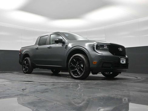 New 2026 Ford Maverick Lariat w/ Black Appearance Package image 29