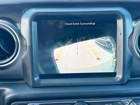 Used 2021 Jeep Wrangler Unlimited Sport image 15