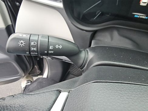 Used 2021 Toyota Sienna XLE image 13