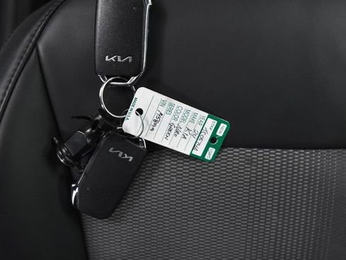 Used 2024 Kia Niro EX image 26