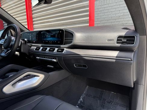 Used 2023 Mercedes-Benz GLS 580 4MATIC image 41