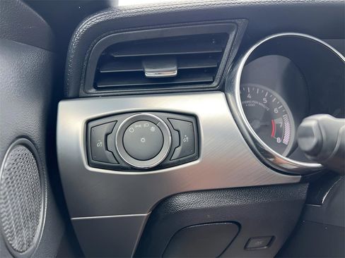 Used 2022 Ford Mustang Premium image 17