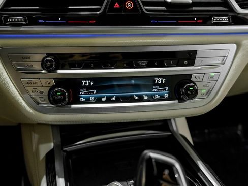 Used 2021 BMW ALPINA B7 xDrive image 27