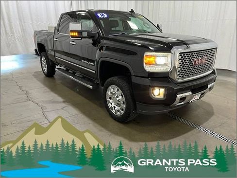 Used 2016 GMC Sierra 2500 Denali AWD/4WD image 1