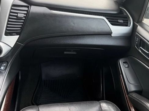 Used 2017 GMC Yukon XL SLT AWD/4WD image 28