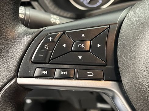 Used 2025 Nissan Sentra SV FWD image 42