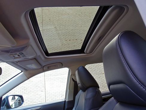 Used 2019 Toyota RAV4 XLE Premium w/ Cold Weather Package AWD/4WD image 16