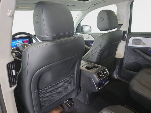 Used 2024 Mercedes-Benz GLS 450 4MATIC image 12