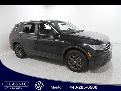 Certified 2024 Volkswagen Tiguan SE AWD/4WD image 1