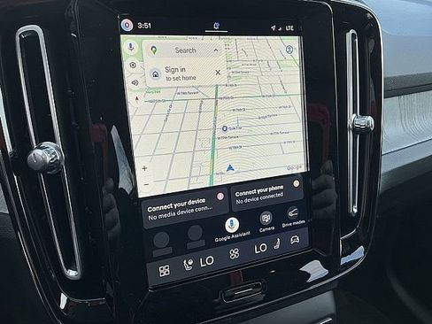 New 2026 Volvo XC40 B5 Ultra w/ Climate Package image 19