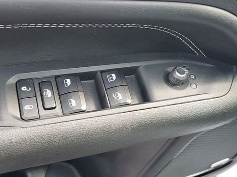 Used 2023 Jeep Compass High Altitude AWD/4WD image 16
