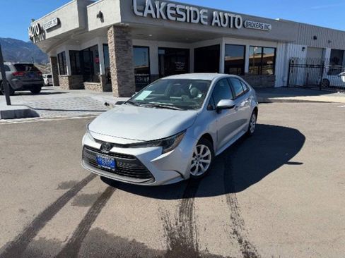 Used 2023 Toyota Corolla LE FWD image 1