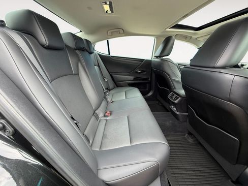 Used 2023 Lexus ES 250 w/ Premium Package AWD/4WD image 23