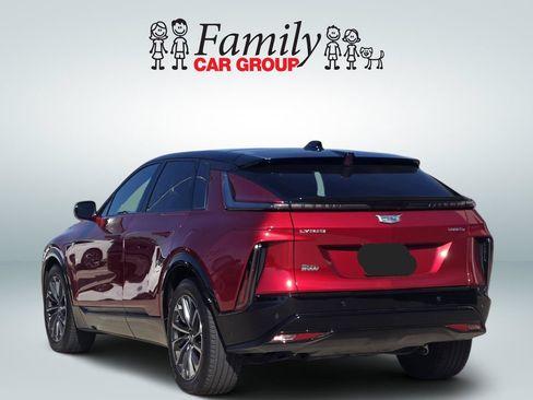 Used 2025 Cadillac Lyriq Sport AWD/4WD image 3