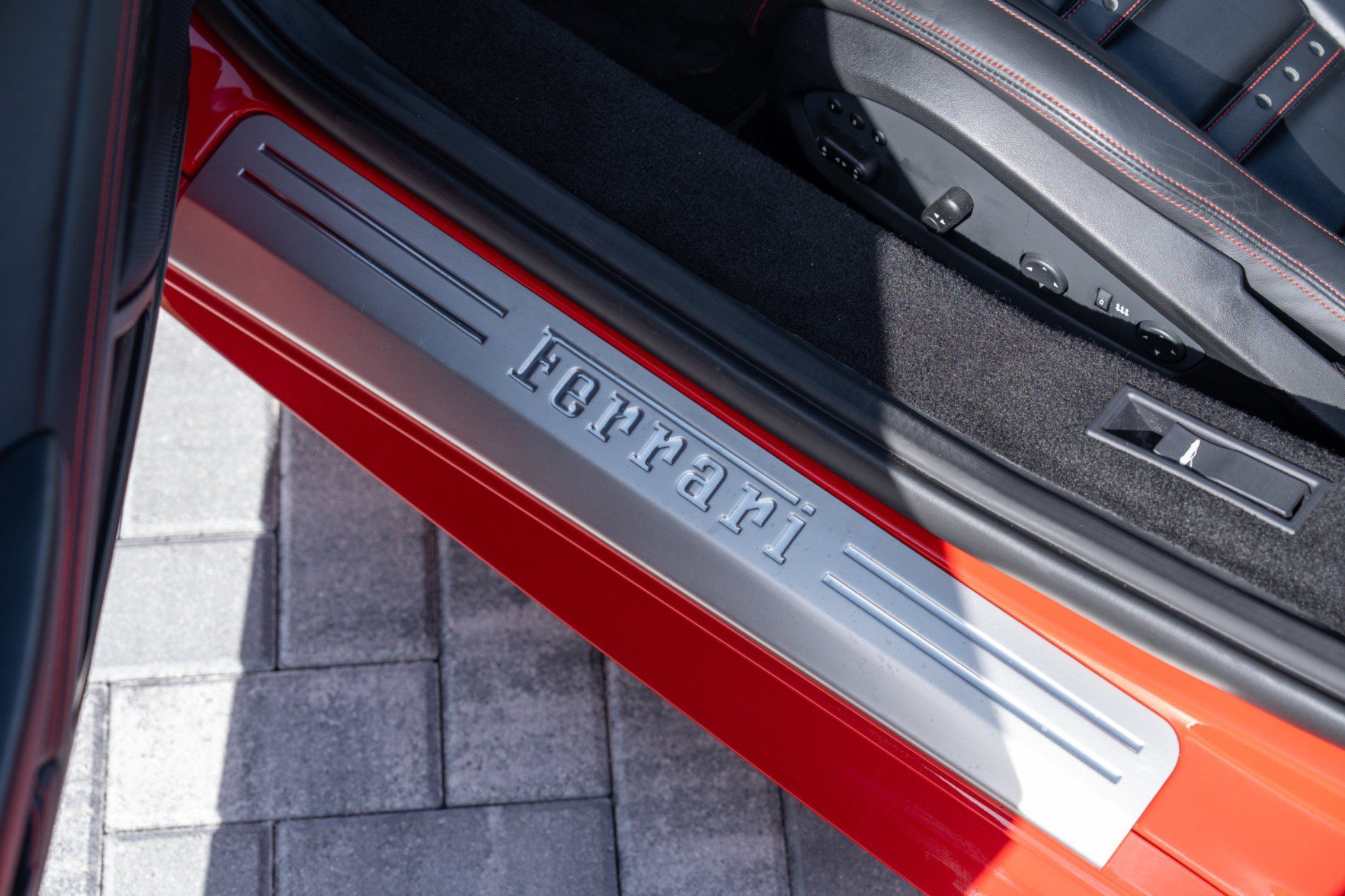 Used 2013 Ferrari 458 Spider RWD image 32