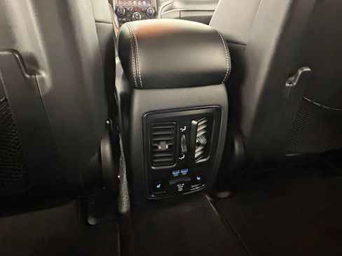 Used 2017 Jeep Grand Cherokee Limited AWD/4WD image 34