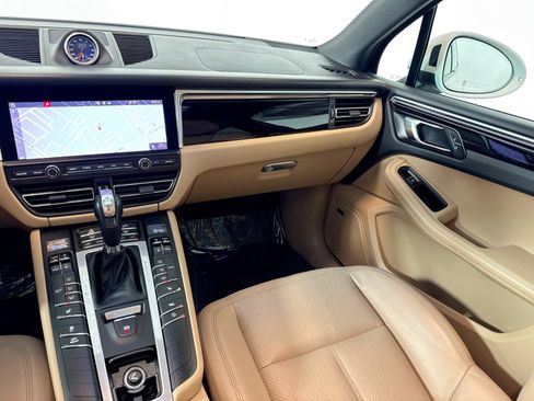 Used 2021 Porsche Macan S image 22