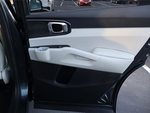 Certified 2025 Kia Sorento S image 30