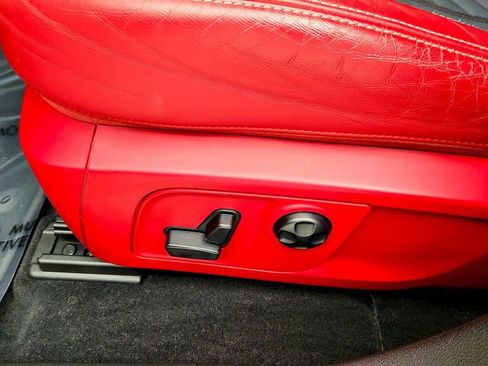 Used 2019 Maserati Levante GranLusso image 11