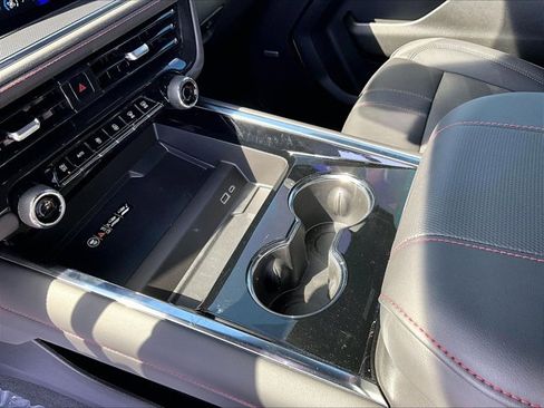 Used 2025 Chevrolet Suburban RST w/ Comfort Package image 15