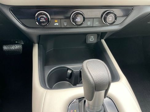 Certified 2025 Honda HR-V LX image 18