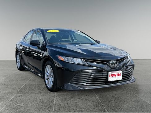 Used 2020 Toyota Camry LE FWD image 5
