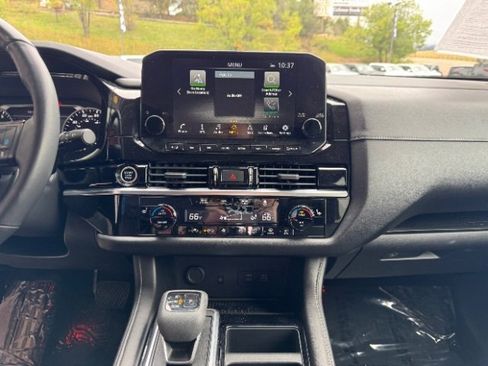 Used 2023 Nissan Pathfinder SL image 27