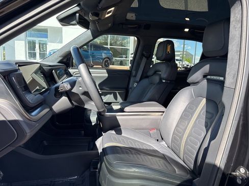 Used 2022 Rivian R1T Adventure AWD/4WD image 9