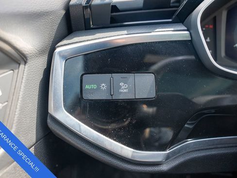 Used 2024 Audi Q3 2.0T Premium image 21