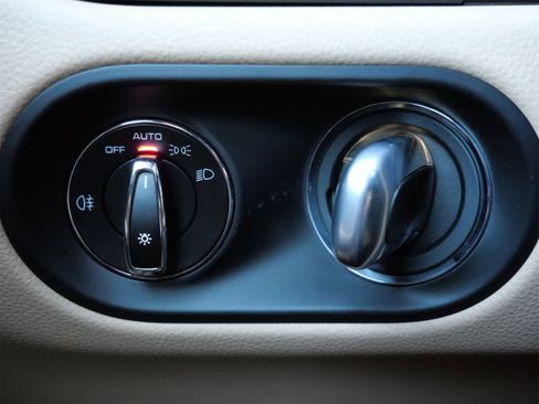 Used 2025 Porsche Macan image 20