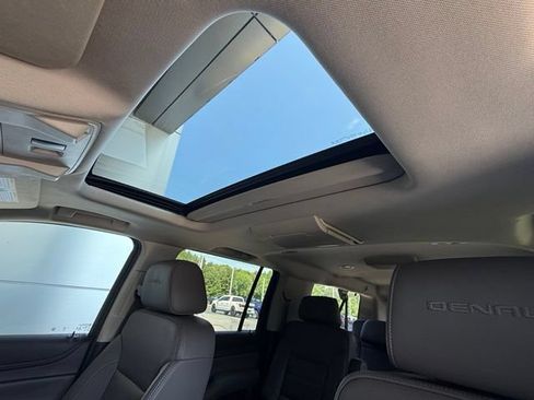 Used 2019 GMC Yukon XL Denali w/ Denali Ultimate Package RWD image 34