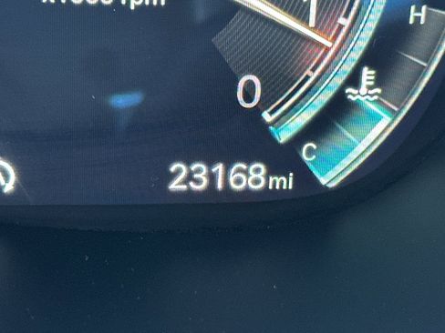 Used 2023 Genesis GV70 2.5T w/ Sport Prestige Package image 27