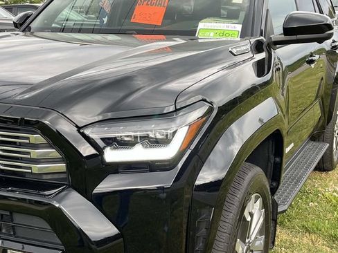 Used 2025 Toyota 4Runner Limited AWD/4WD image 10