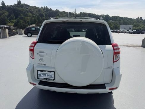 Used 2012 Toyota RAV4 Limited w/ Navigation Value Pkg AWD/4WD image 4