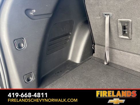 Used 2023 Chevrolet Traverse LT image 20