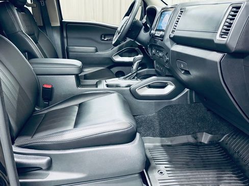Used 2024 Nissan Frontier SL w/ Technology Package RWD image 13
