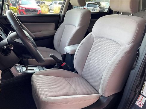 Used 2017 Subaru Forester 2.5i Premium AWD/4WD image 19