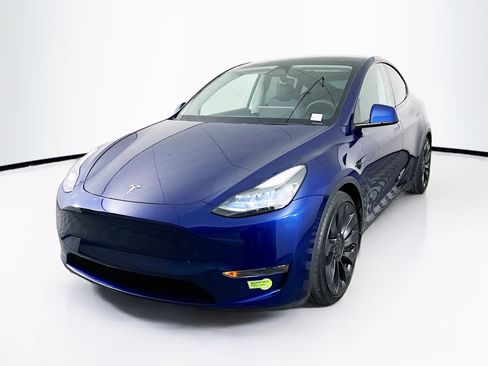 Used 2023 Tesla Model Y Performance image 3