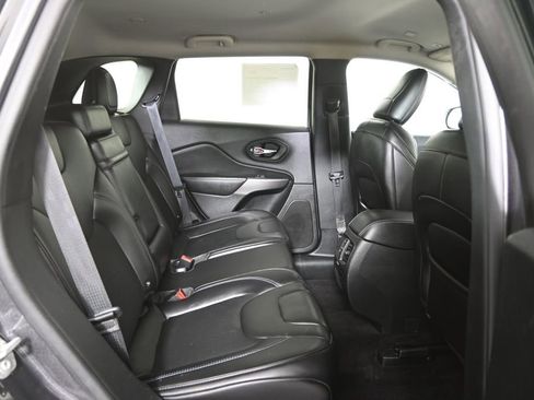 Used 2019 Jeep Cherokee Latitude Plus w/ Cold Weather Group image 15