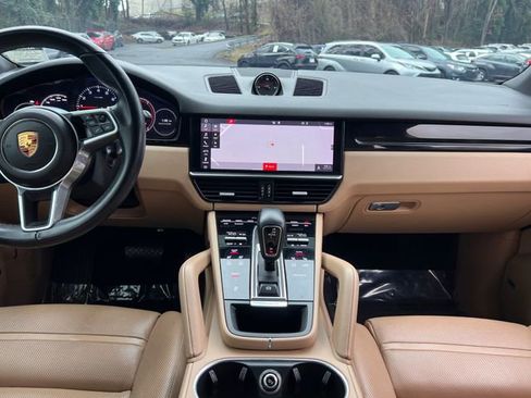 Used 2019 Porsche Cayenne image 16