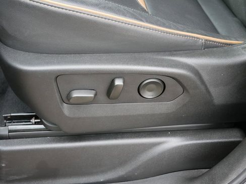 Used 2024 GMC Yukon AT4 AWD/4WD image 23