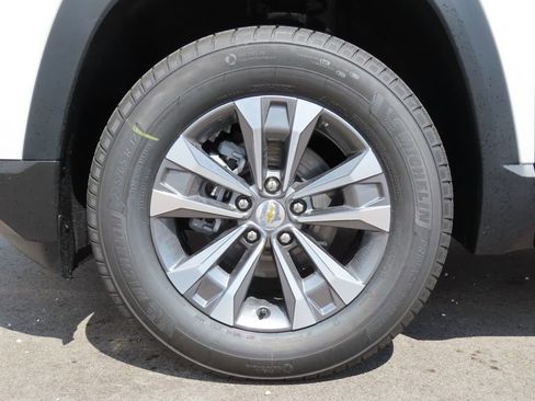 New 2026 Chevrolet Equinox LT AWD/4WD image 15