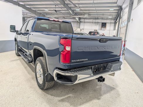 Used 2020 Chevrolet Silverado 2500 LTZ w/ LTZ Premium Package image 5