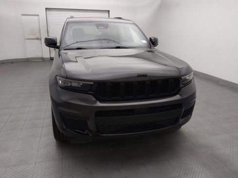 Used 2023 Jeep Grand Cherokee L Laredo RWD image 14