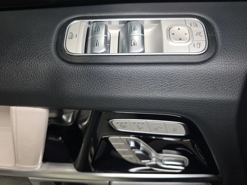 Used 2021 Mercedes-Benz G 63 AMG 4MATIC w/ G Manufaktur Interior Package image 38