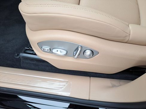 New 2026 Porsche Macan image 23