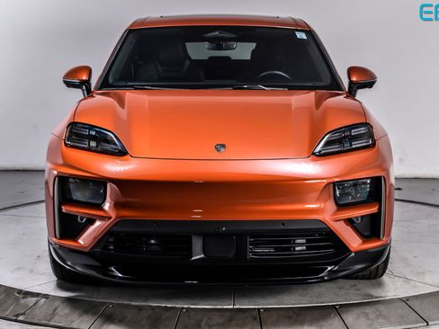 Used 2024 Porsche Macan Turbo Electric AWD/4WD image 8