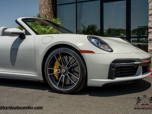 Used 2022 Porsche 911 Cabriolet AWD/4WD image 17