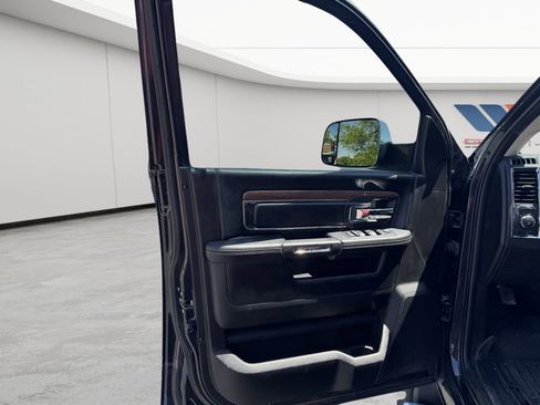 Used 2018 RAM 3500 Laramie AWD/4WD image 9