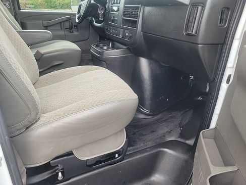 Used 2023 GMC Savana 3500 w/ Power Convenience Package RWD image 13
